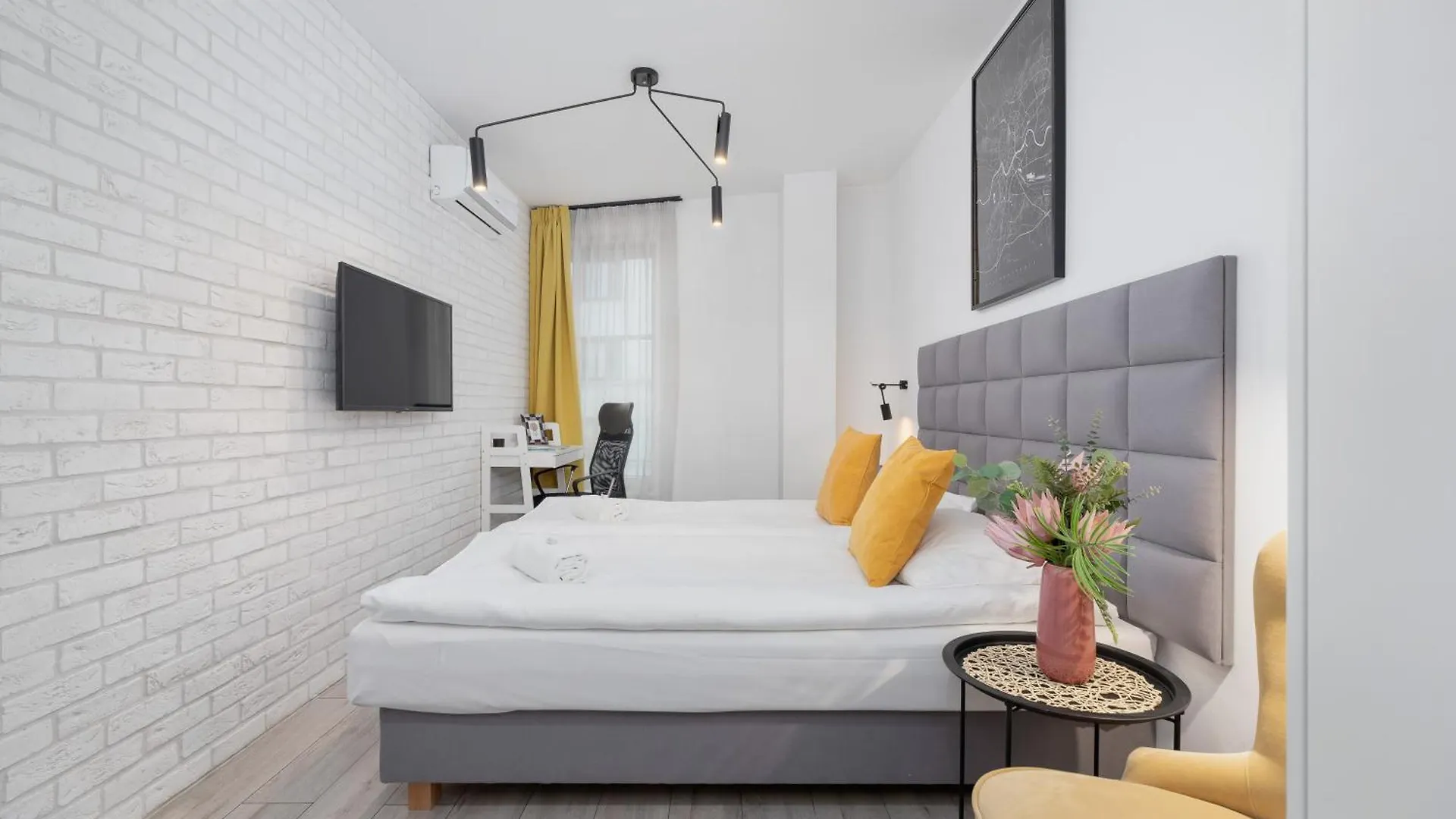Apartment Cracow Miodowa 42 Elegant Studios By Noclegi Renters Krakow