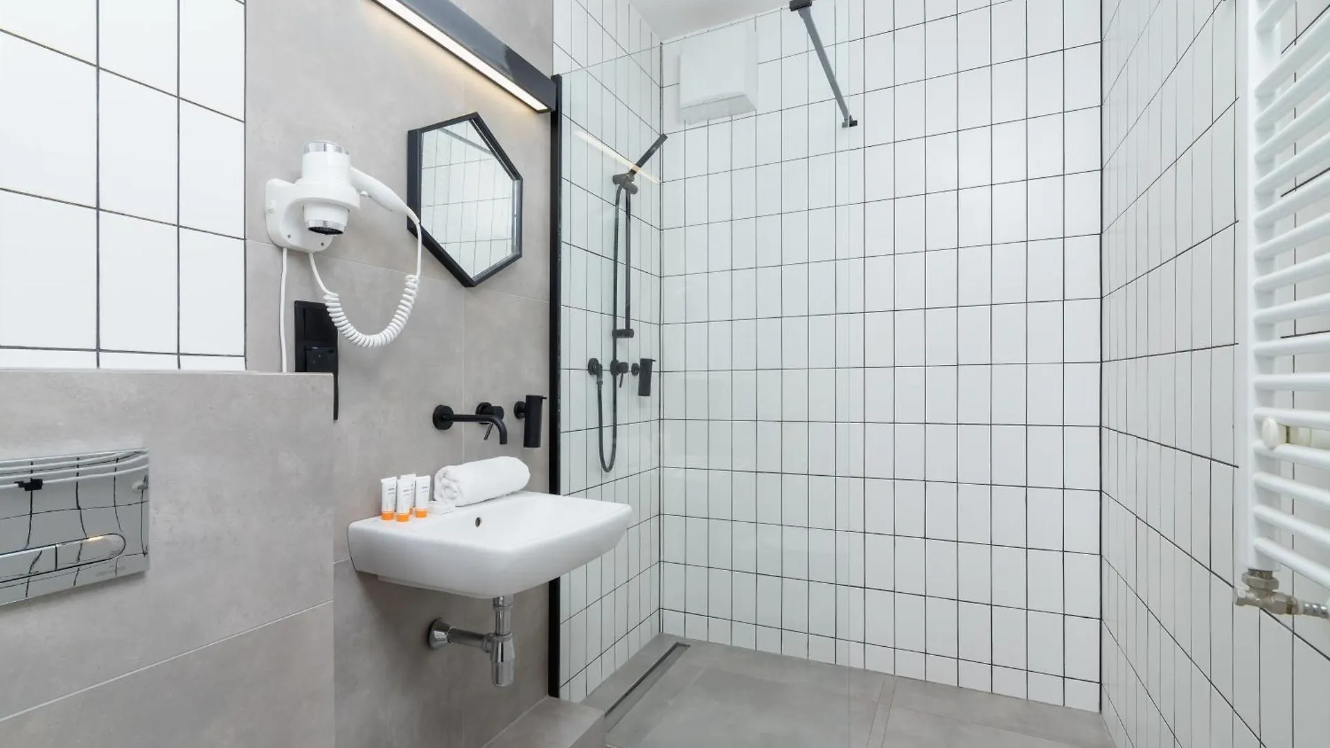 Apartment Cracow Miodowa 42 Elegant Studios By Noclegi Renters Krakow