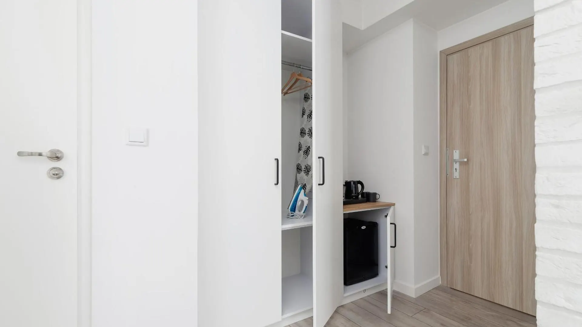 Cracow Miodowa 42 Elegant Studios By Noclegi Renters Krakow Apartment