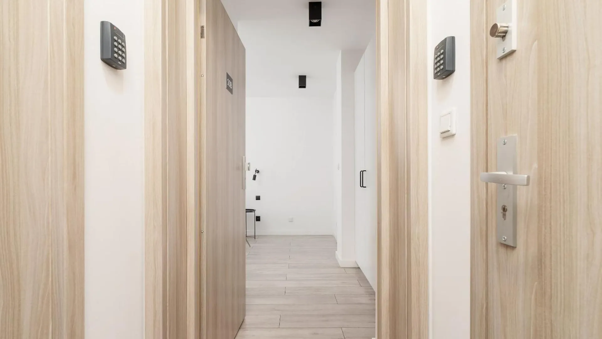 Cracow Miodowa 42 Elegant Studios By Noclegi Renters Krakow Apartment