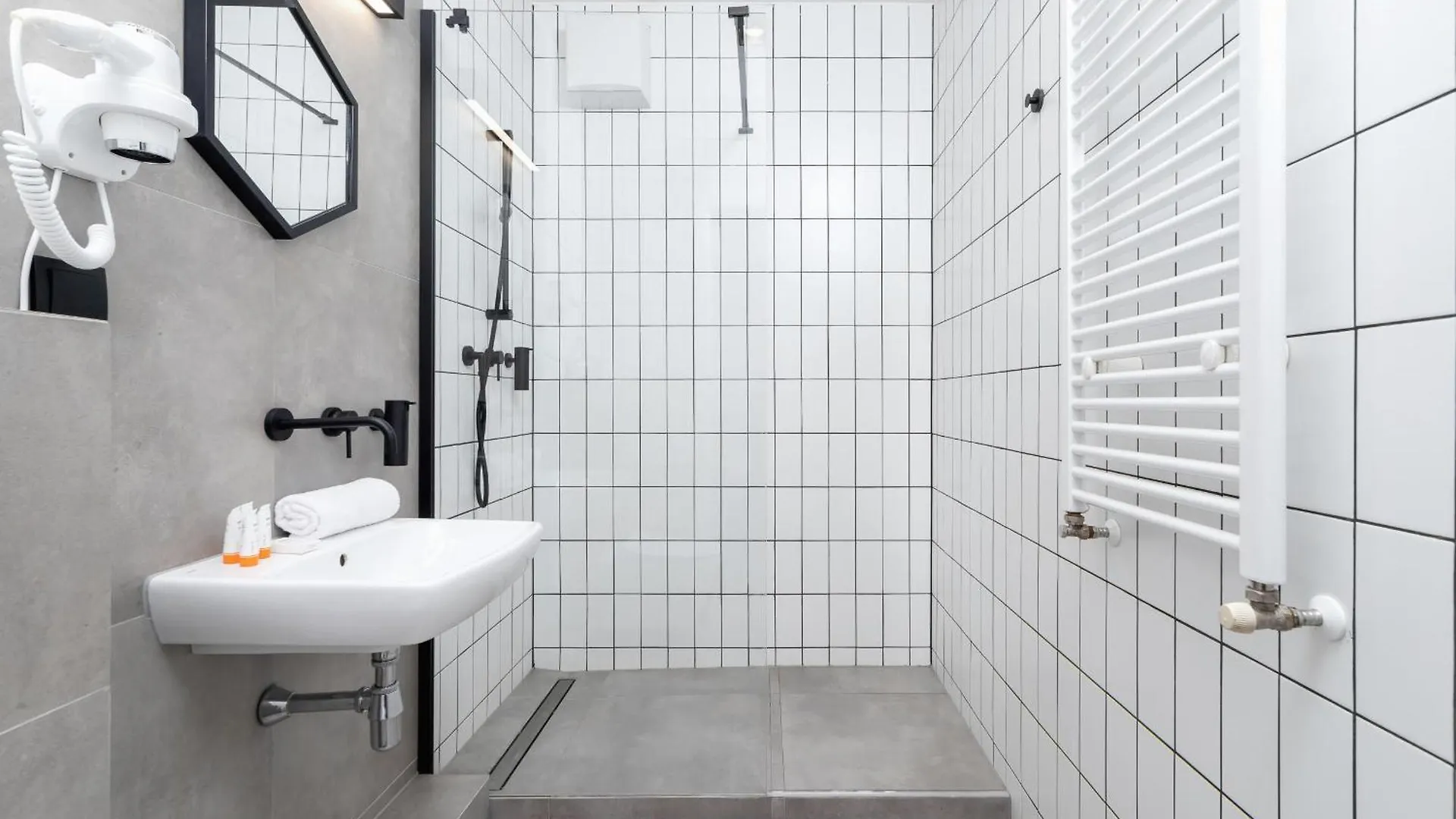 Cracow Miodowa 42 Elegant Studios By Noclegi Renters Krakow Apartment