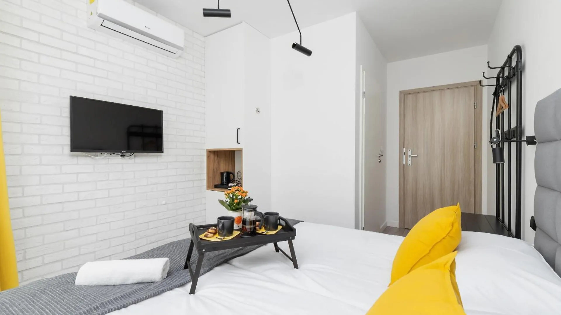 Cracow Miodowa 42 Elegant Studios By Noclegi Renters Krakow Poland