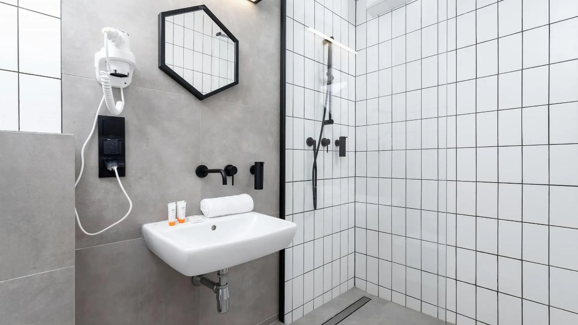 Cracow Miodowa 42 Elegant Studios By Noclegi Renters Krakow Poland