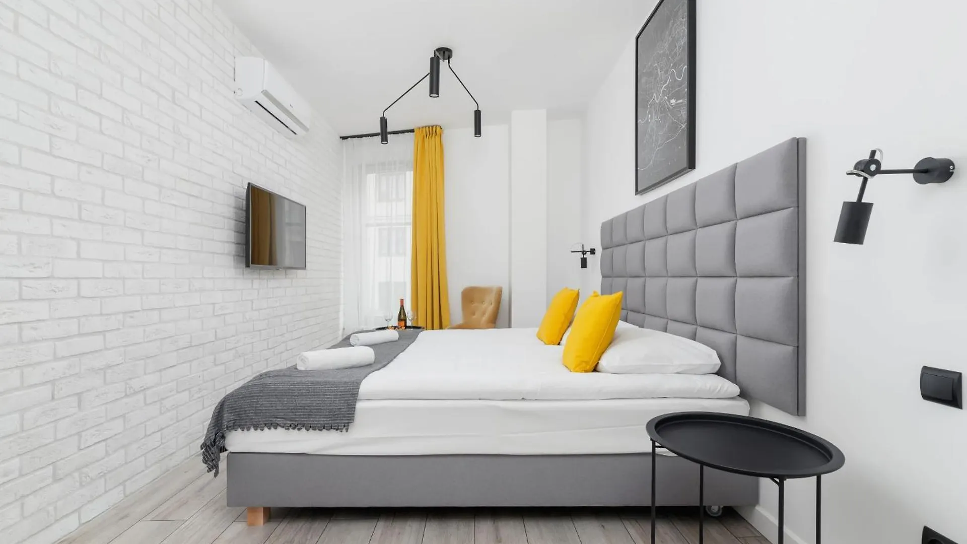 Apartment Cracow Miodowa 42 Elegant Studios By Noclegi Renters Krakow